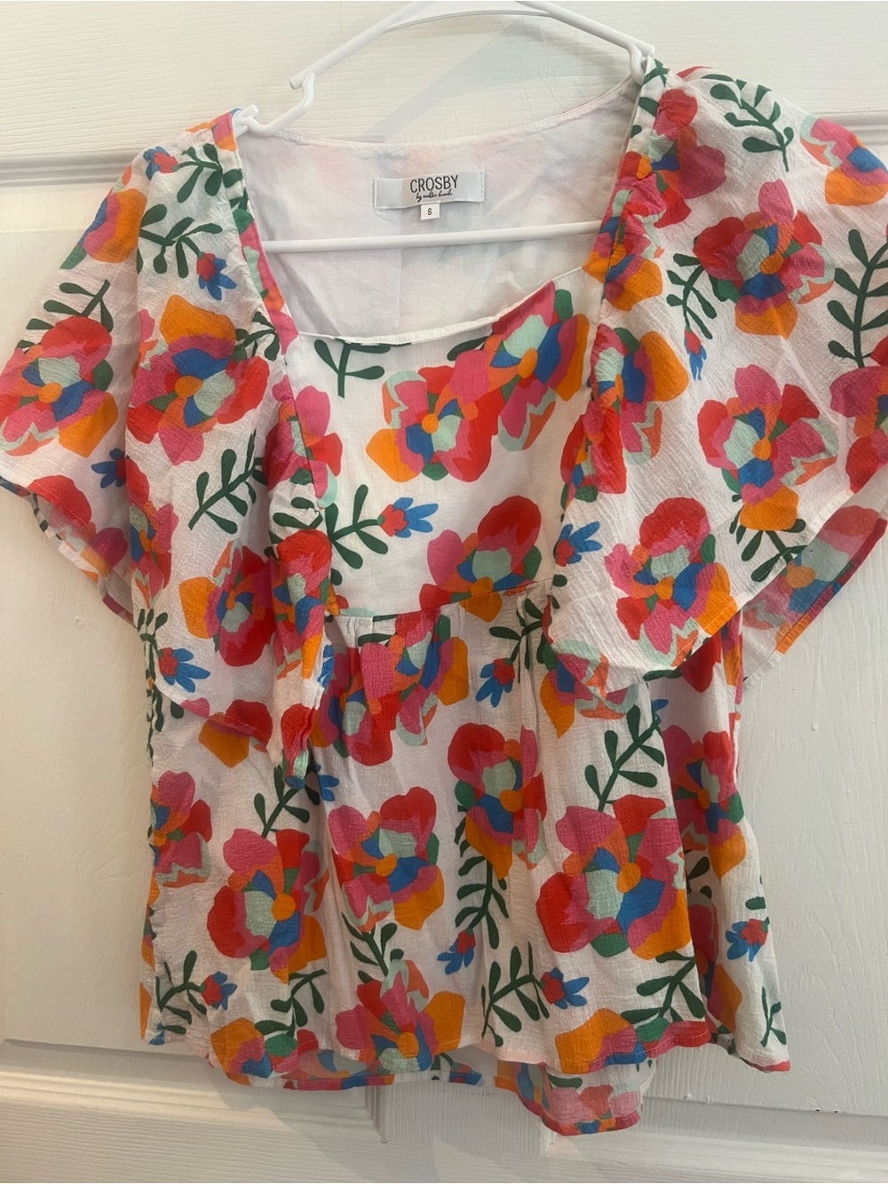 Crosby. White Floral Ruffle Short-Sleeve Top